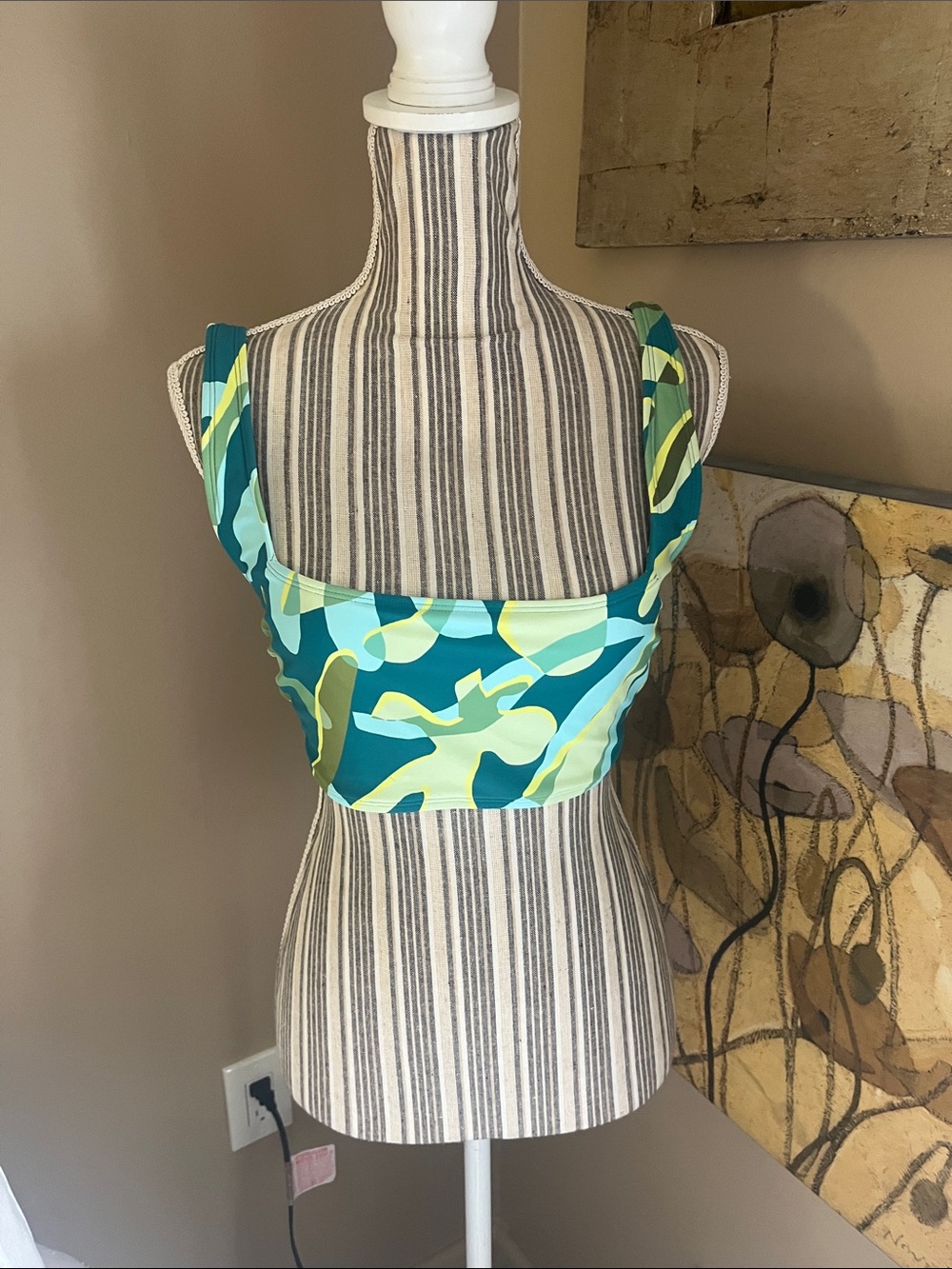 Catalina size large bathing Top with Chris crosstie back NWT